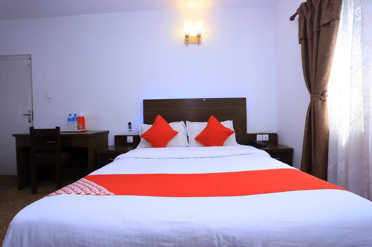 Oyo 591 Hotel Blue Moon Dharampur Exteriér fotografie