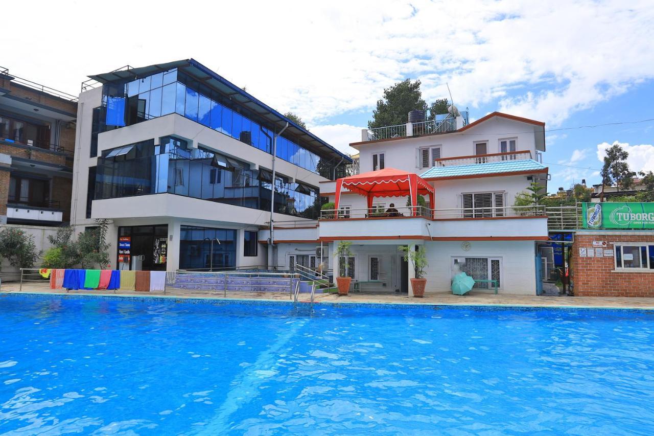 Oyo 591 Hotel Blue Moon Dharampur Exteriér fotografie